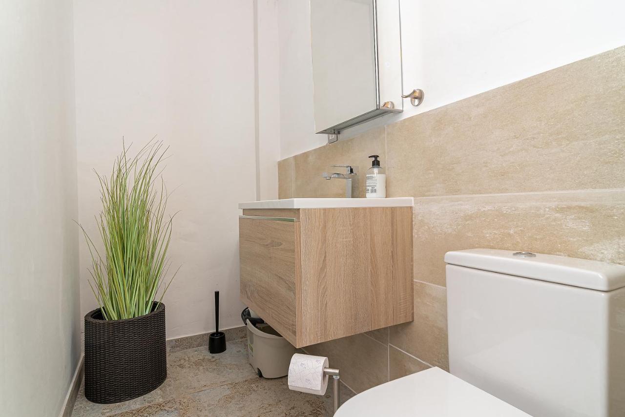 Mogan Luxury Apartment, Sea Views, Jacuzzi And Sauna. Exterior photo